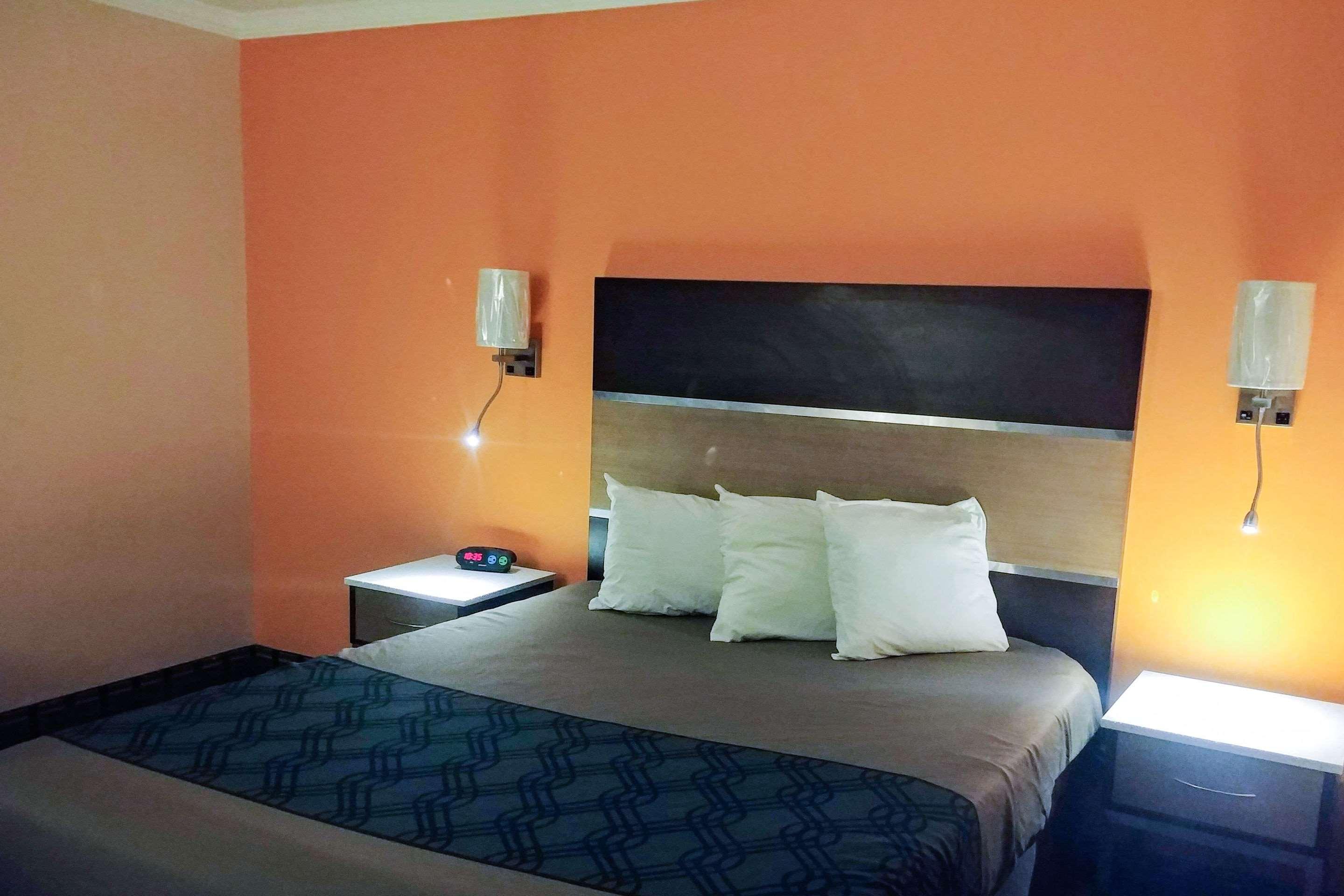 Econo Lodge Milldale - Southington Eksteriør bilde