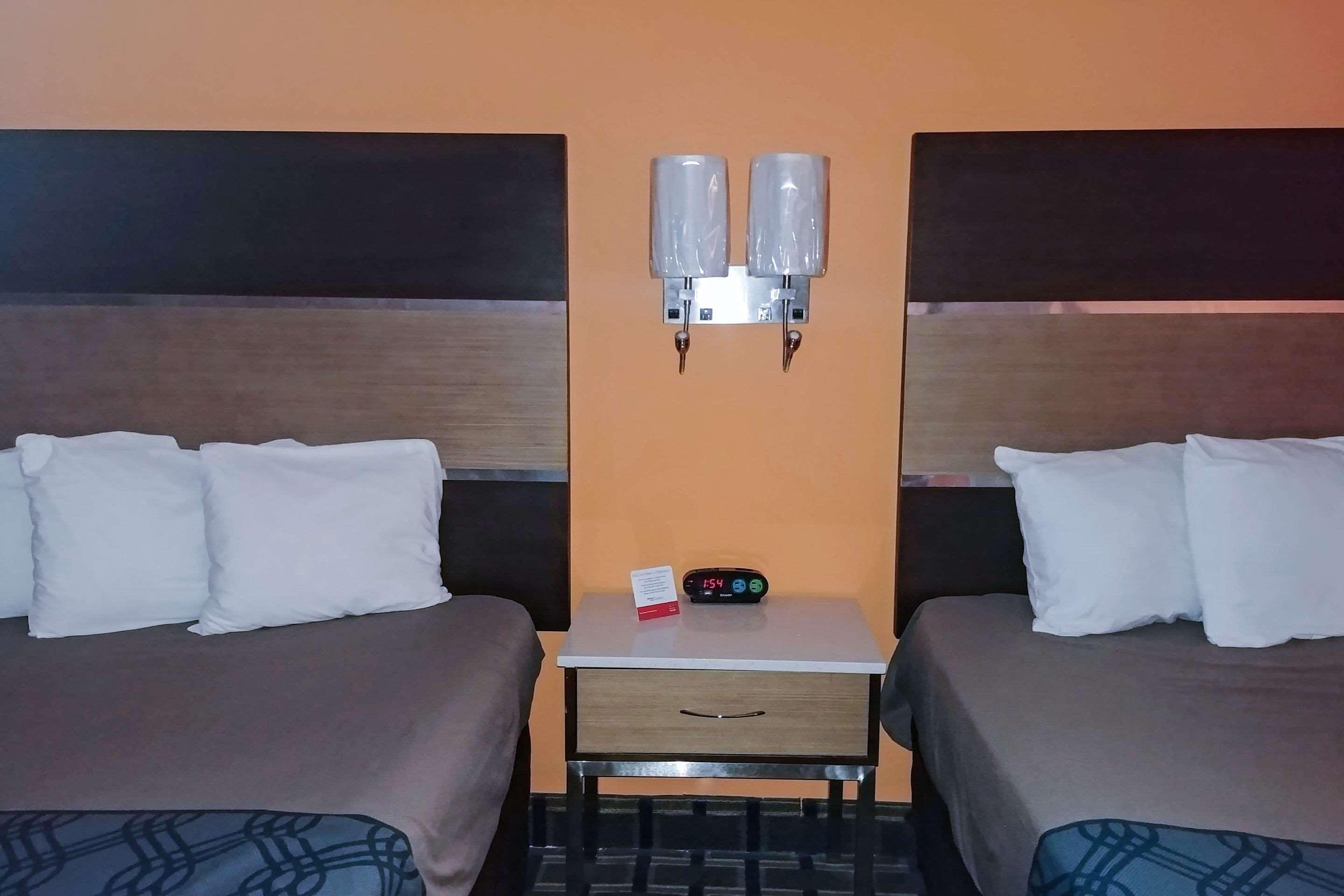 Econo Lodge Milldale - Southington Eksteriør bilde