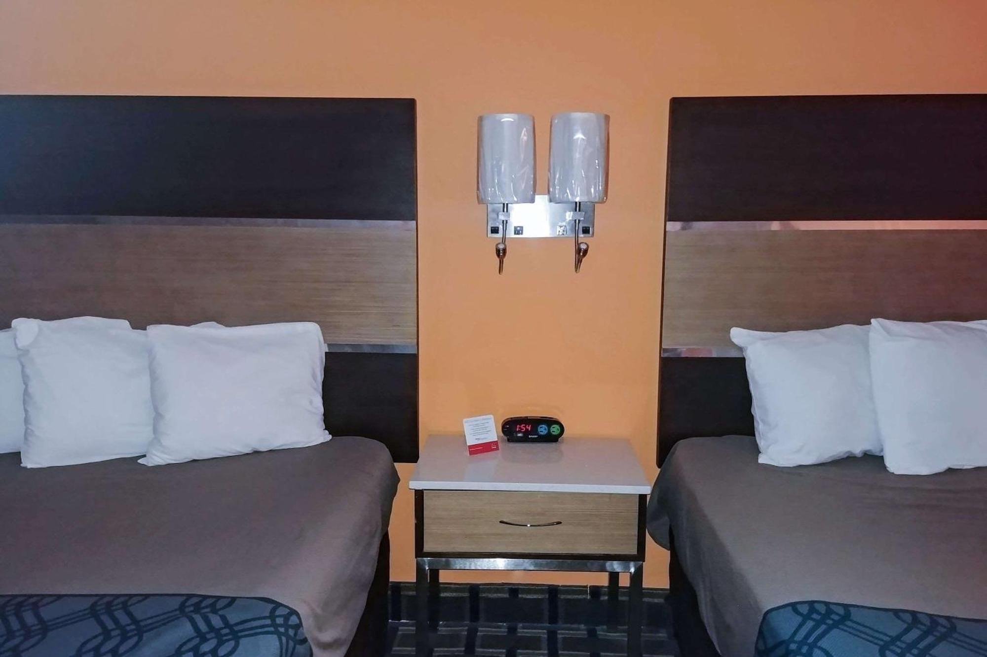 Econo Lodge Milldale - Southington Eksteriør bilde