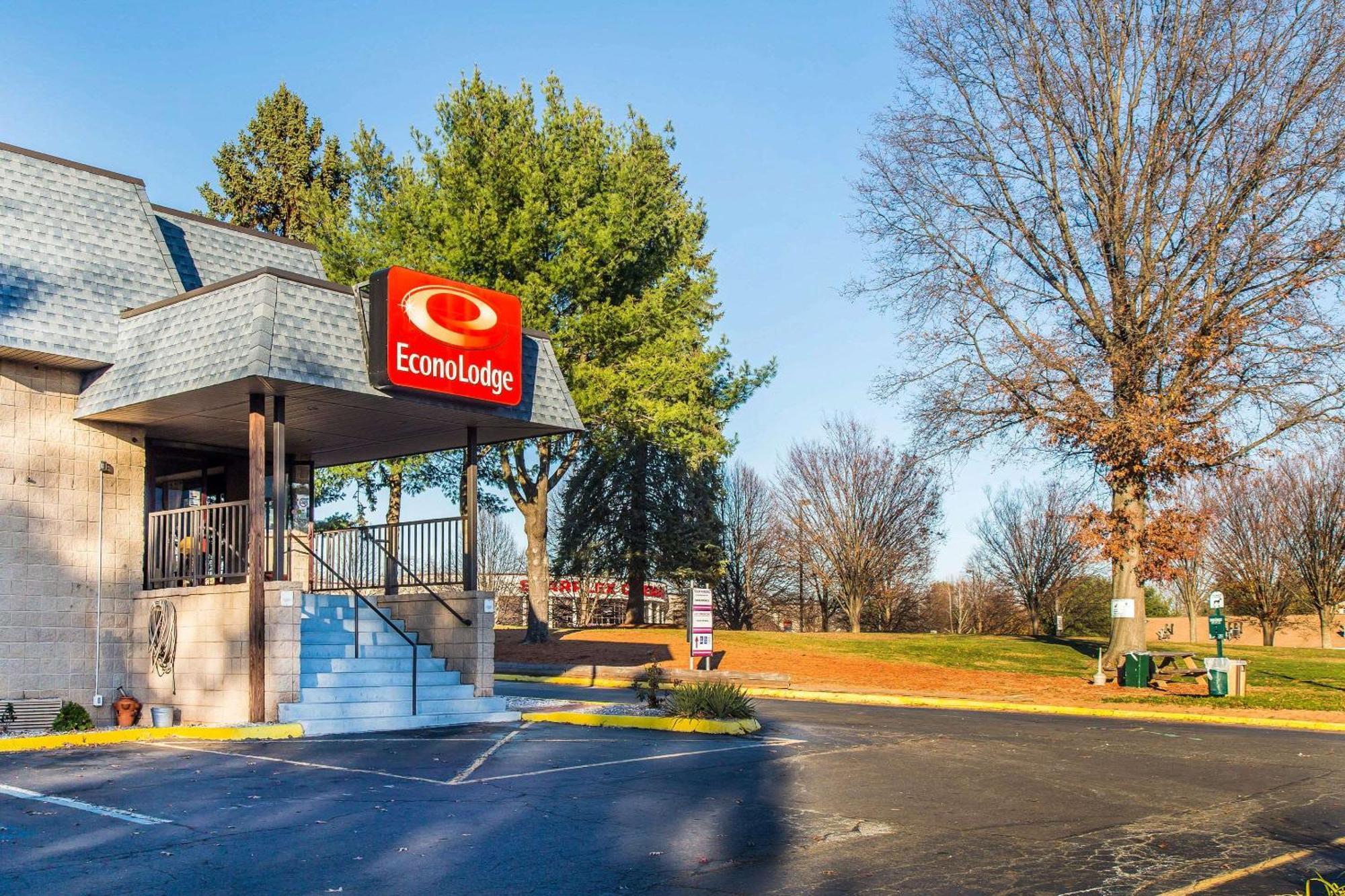 Econo Lodge Milldale - Southington Eksteriør bilde
