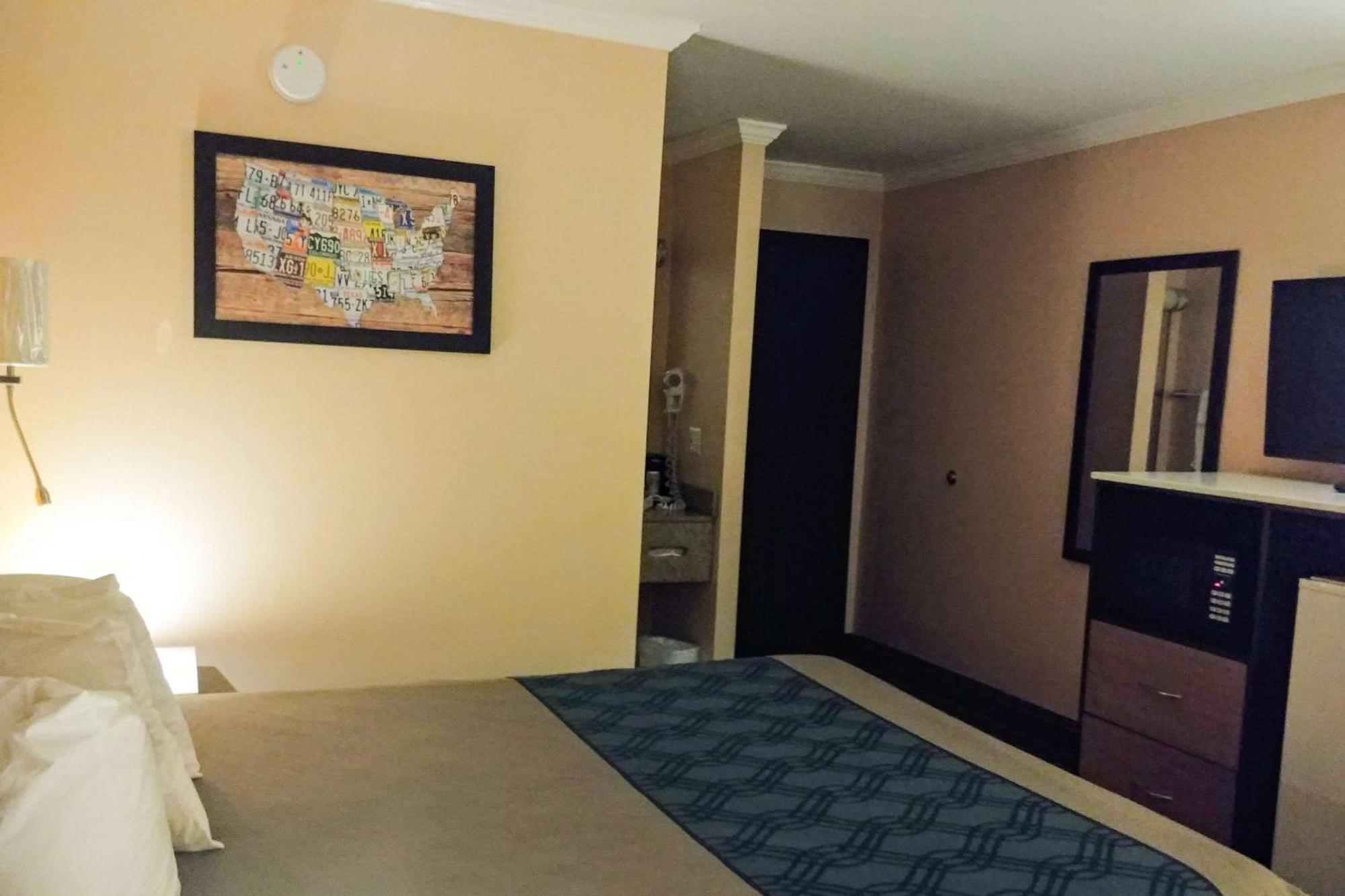Econo Lodge Milldale - Southington Eksteriør bilde
